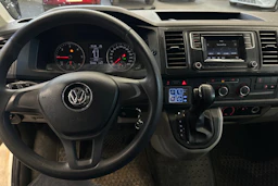 valkoinen Volkswagen Transporter 2016 kuva 5.
