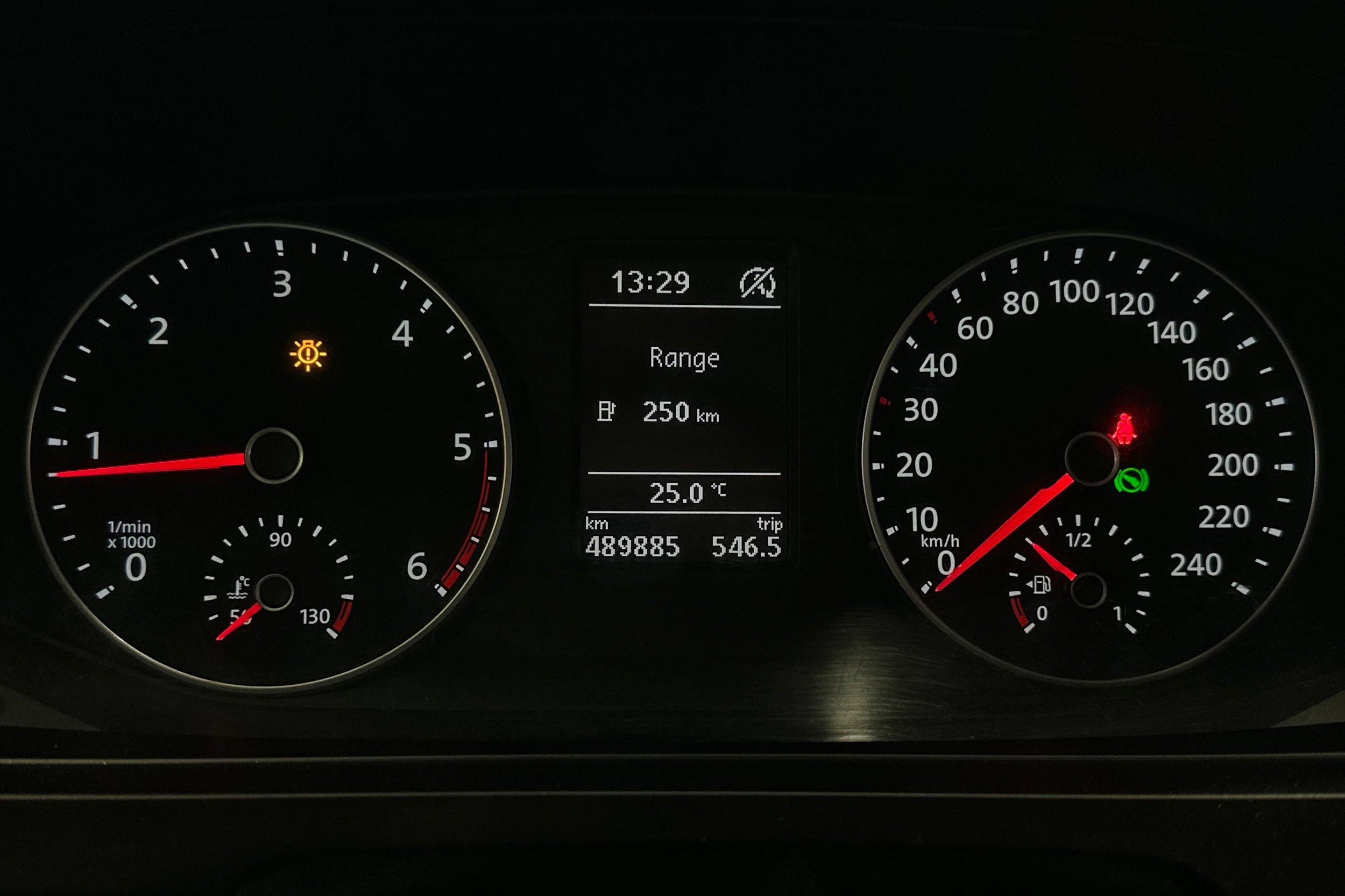 valkoinen Volkswagen Transporter 2016 kuva 12.