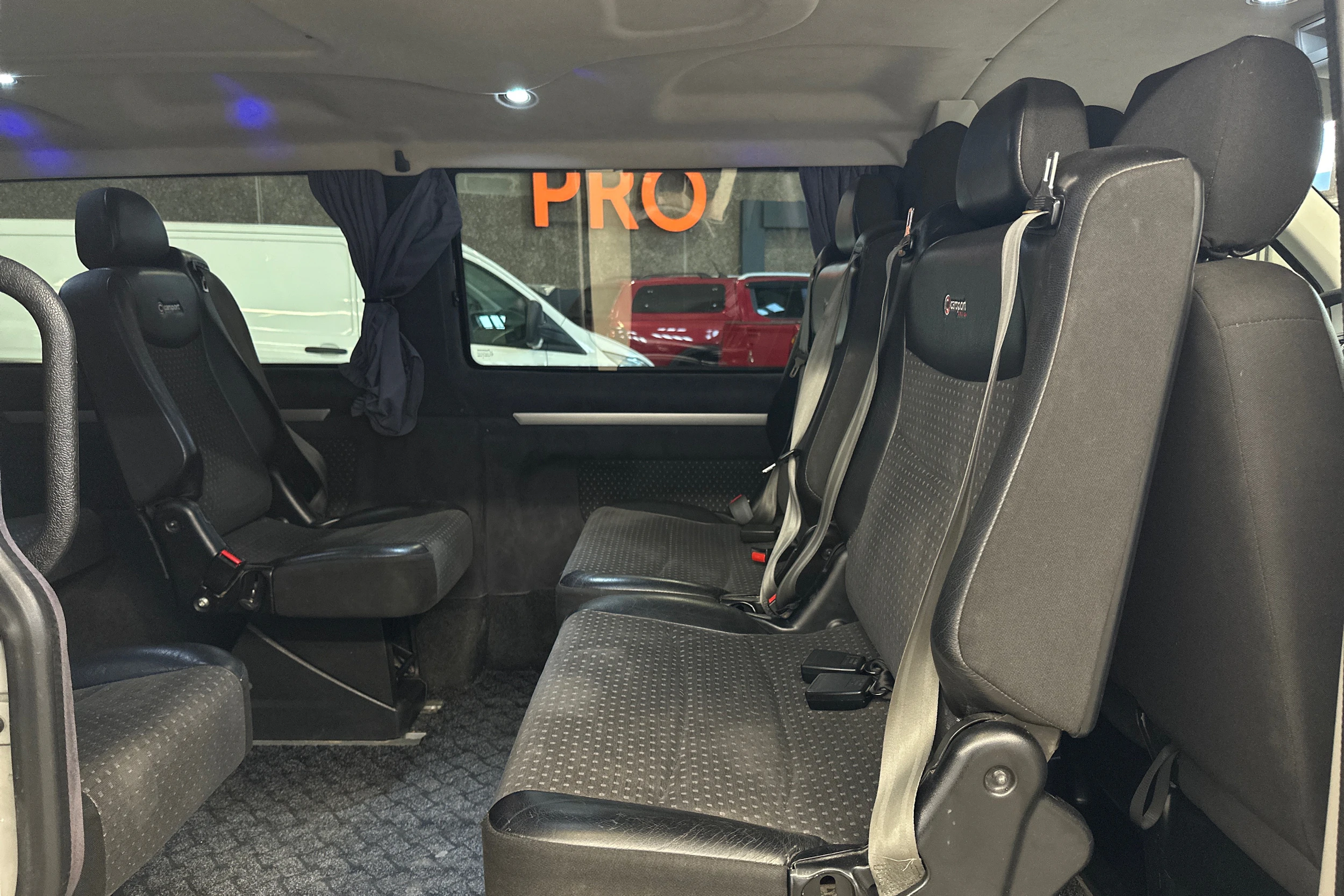 valkoinen Volkswagen Transporter 2016 kuva 21.