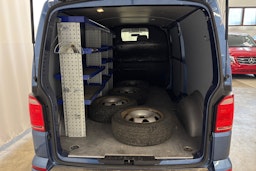sininen Volkswagen Transporter 2016 kuva 9.