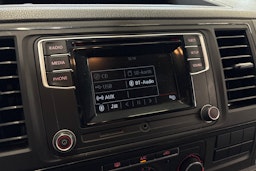 sininen Volkswagen Transporter 2016 kuva 13.