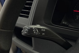 sininen Volkswagen Transporter 2016 kuva 14.