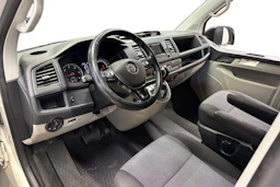 valkoinen Volkswagen Transporter 2017 kuva 6.