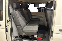 valkoinen Volkswagen Transporter 2017 kuva 8.