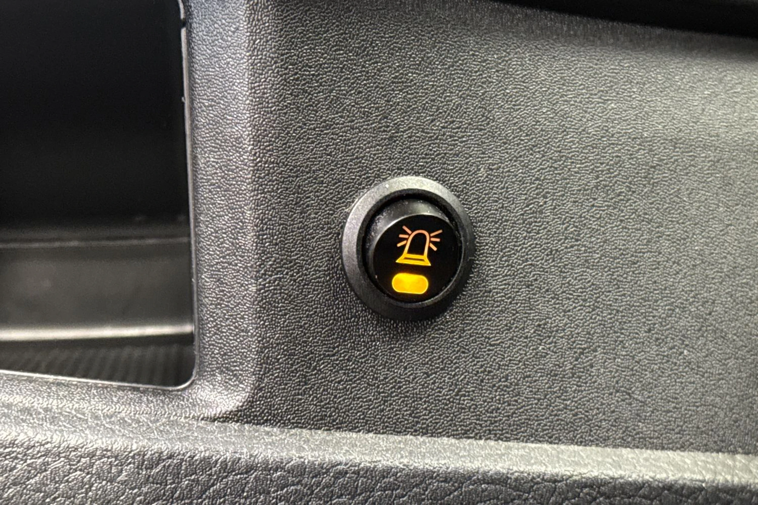 valkoinen Volkswagen Transporter 2017 kuva 12.