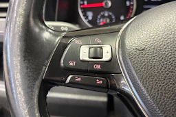 valkoinen Volkswagen Transporter 2017 kuva 13.