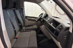 valkoinen Volkswagen Transporter 2016 kuva 4.