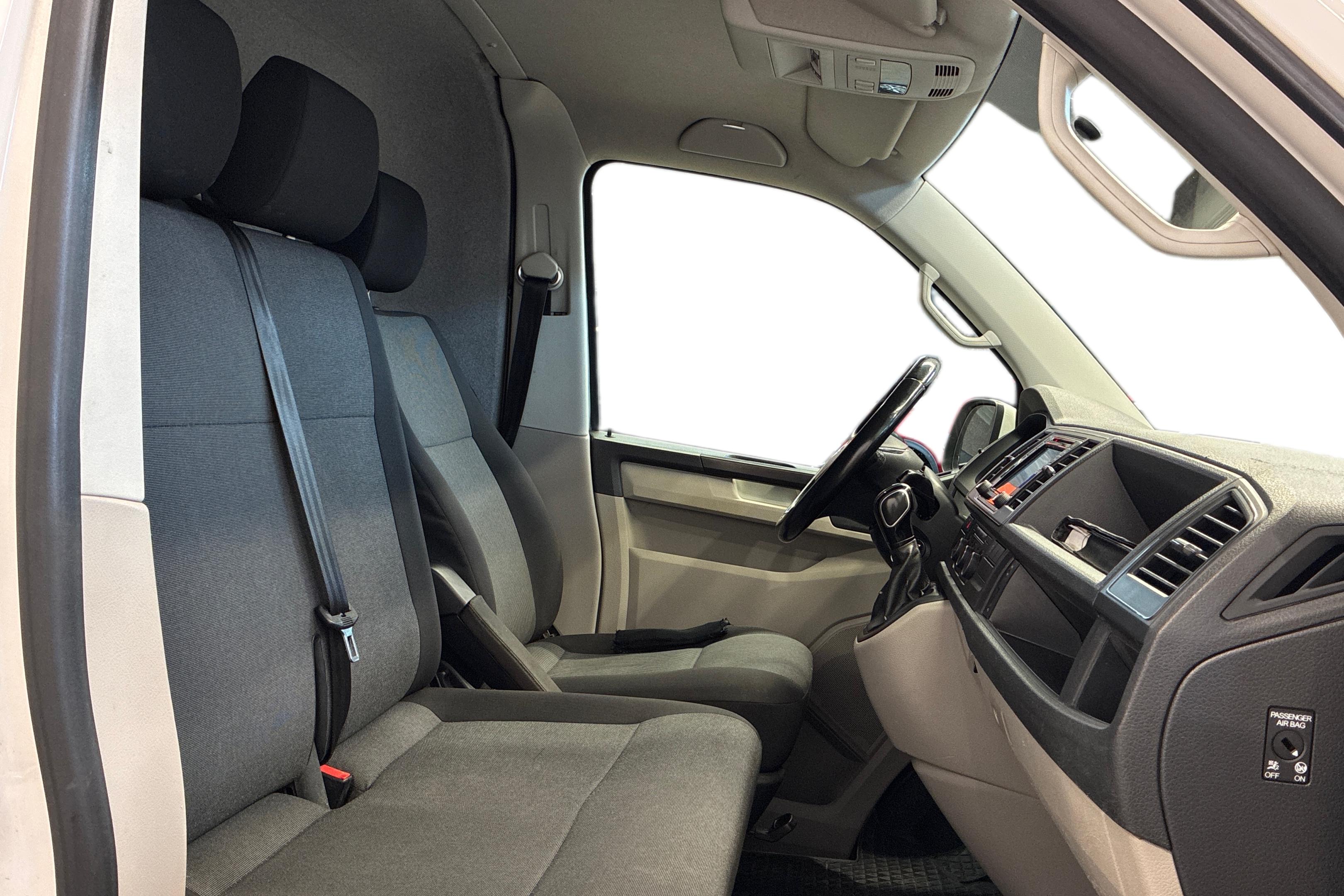 Volkswagen Transporter 2017, kuva 7/25