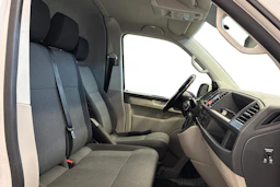 valkoinen Volkswagen Transporter 2016 kuva 7.
