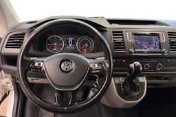 valkoinen Volkswagen Transporter 2016 kuva 8.