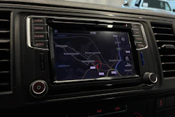 valkoinen Volkswagen Transporter 2016 kuva 11.