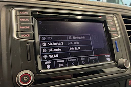 valkoinen Volkswagen Transporter 2016 kuva 12.