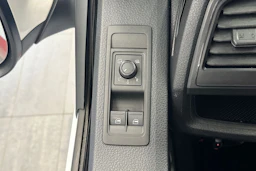 valkoinen Volkswagen Transporter 2016 kuva 16.
