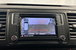 valkoinen Volkswagen Transporter 2016 kuva 19.