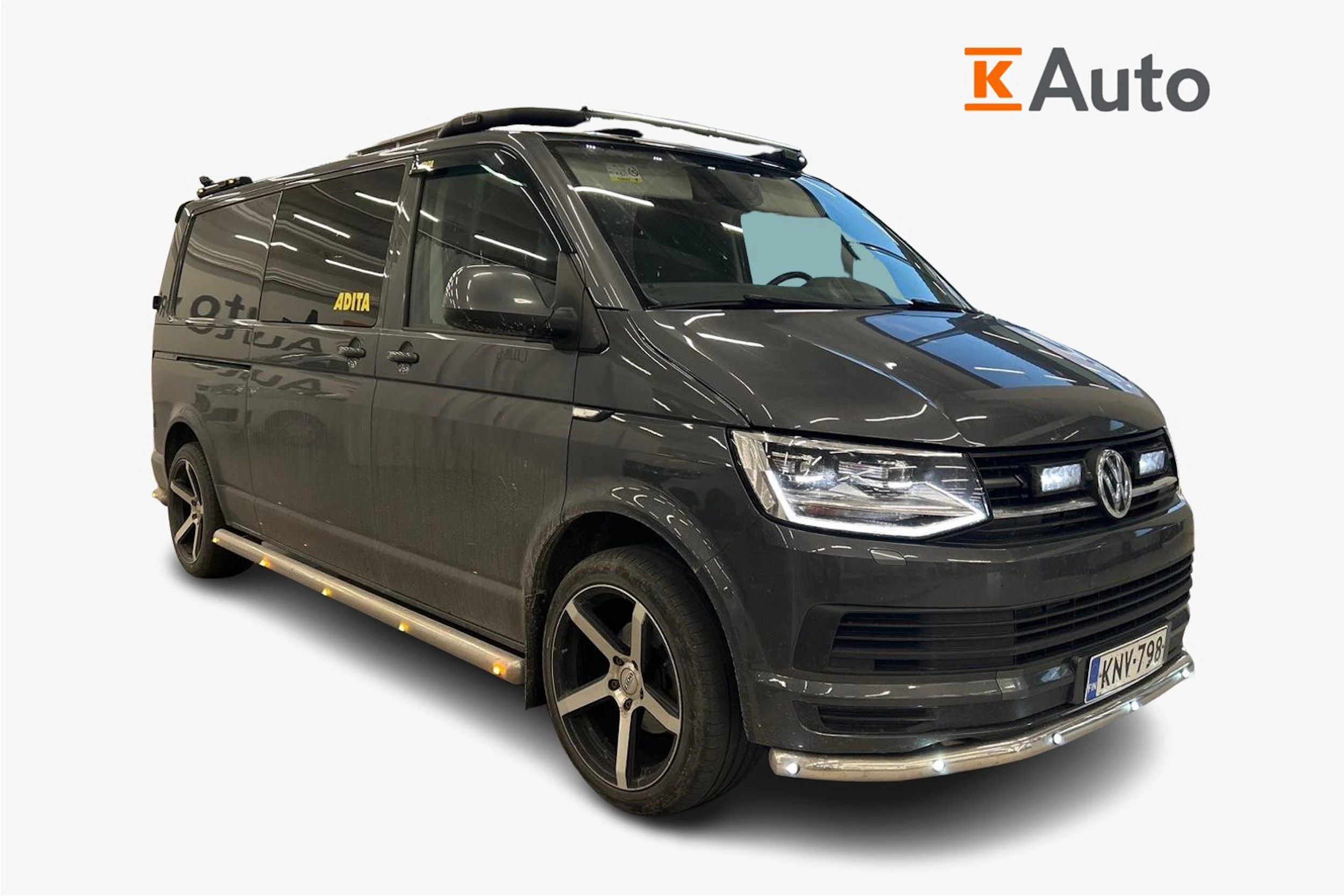 harmaa Volkswagen Transporter 2016 kuva 1.