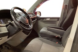 punainen Volkswagen Transporter 2016 kuva 3.