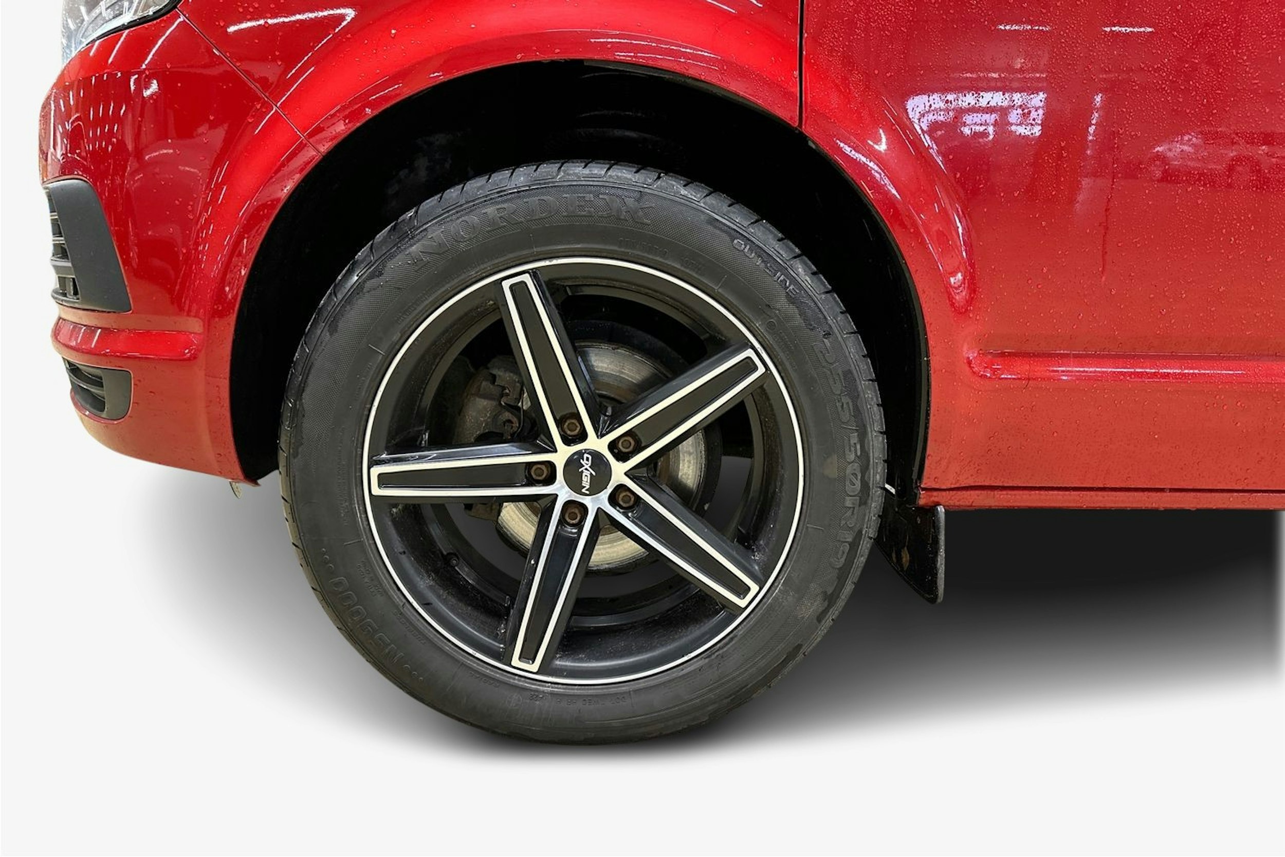 punainen Volkswagen Transporter 2016 kuva 11.