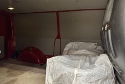 punainen Volkswagen Transporter 2016 kuva 13.