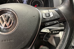 punainen Volkswagen Transporter 2016 kuva 19.