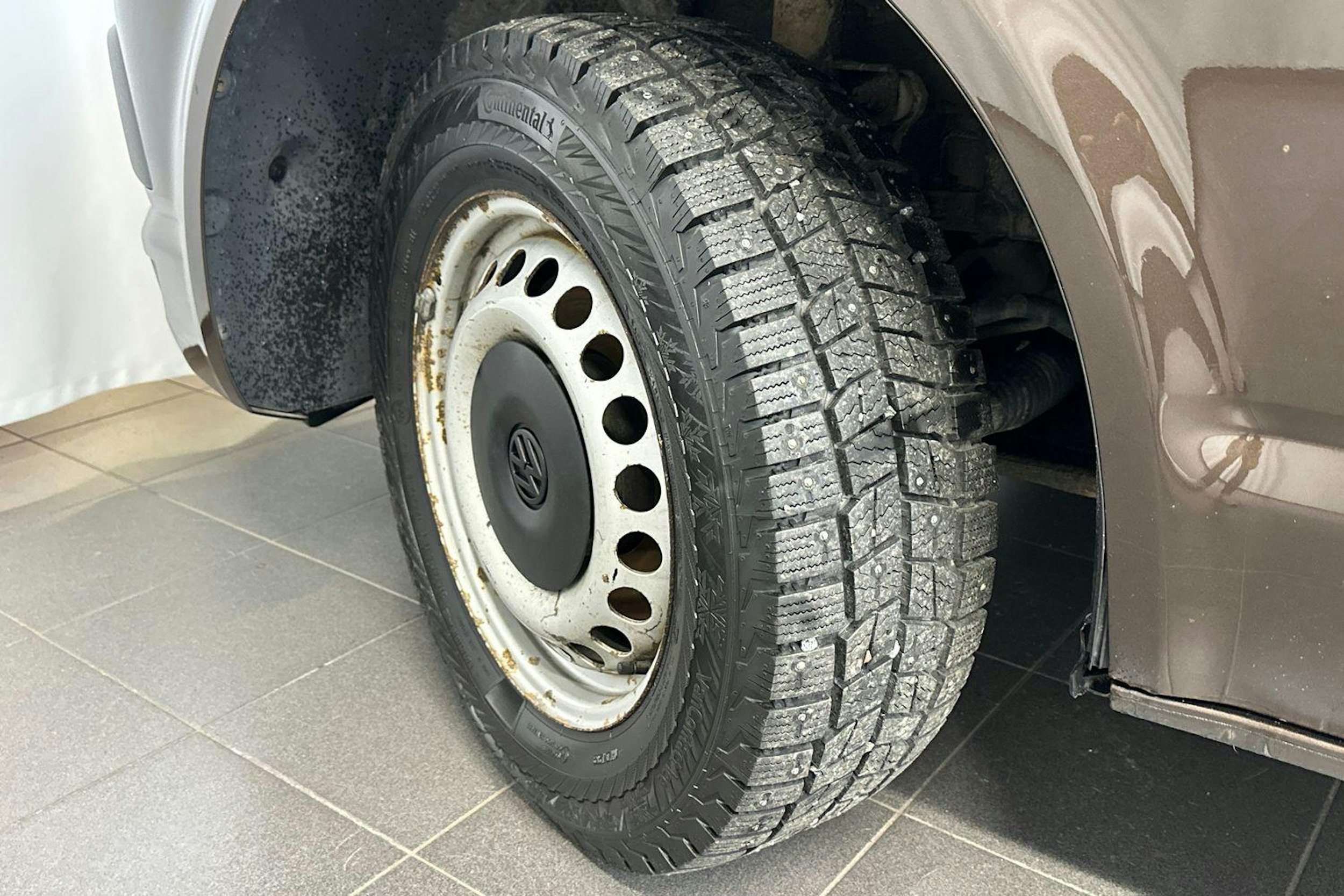 ruskea (beige) Volkswagen Transporter 2016 kuva 11.