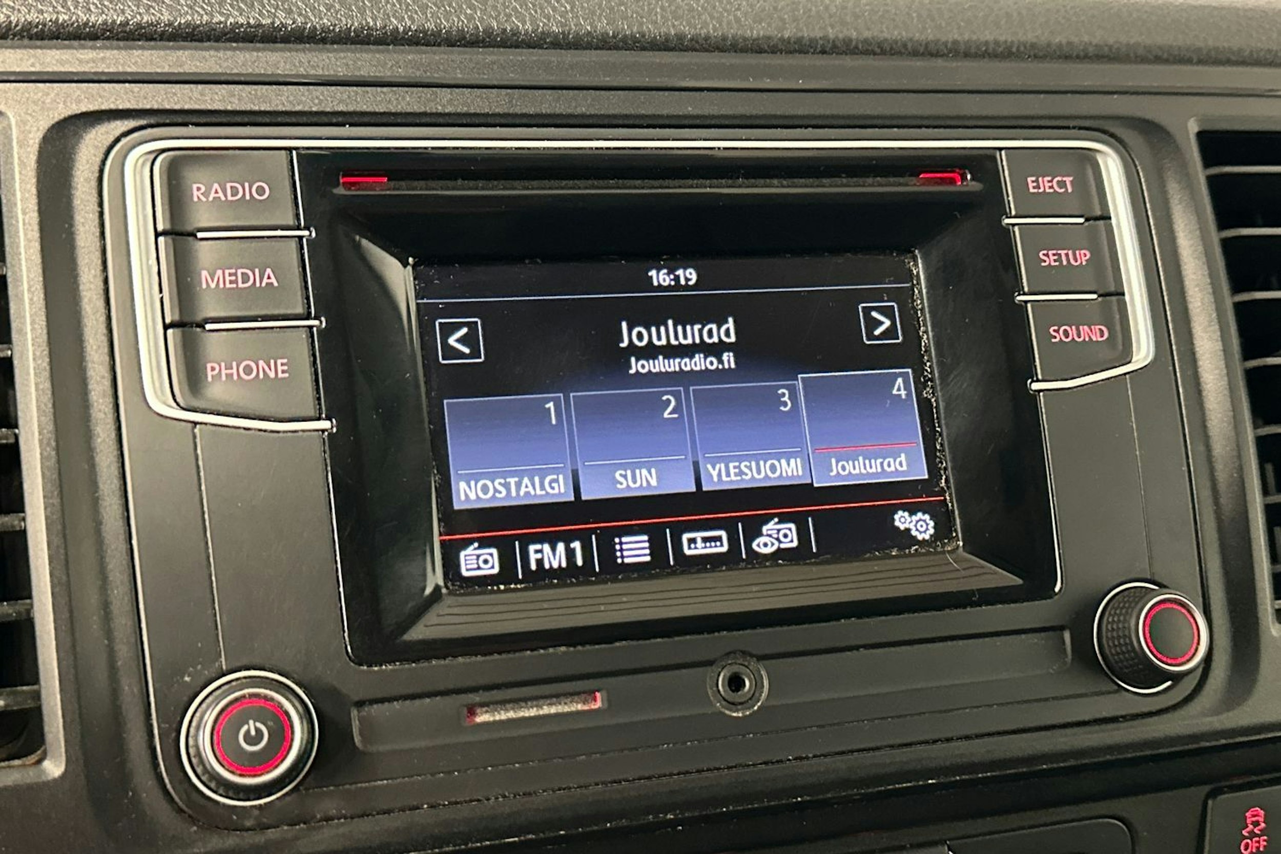 ruskea (beige) Volkswagen Transporter 2016 kuva 17.