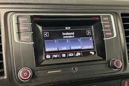 ruskea (beige) Volkswagen Transporter 2016 kuva 17.