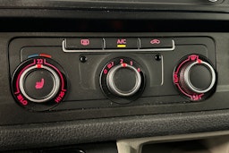 ruskea (beige) Volkswagen Transporter 2016 kuva 21.