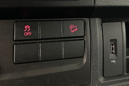 ruskea (beige) Volkswagen Transporter 2016 kuva 22.