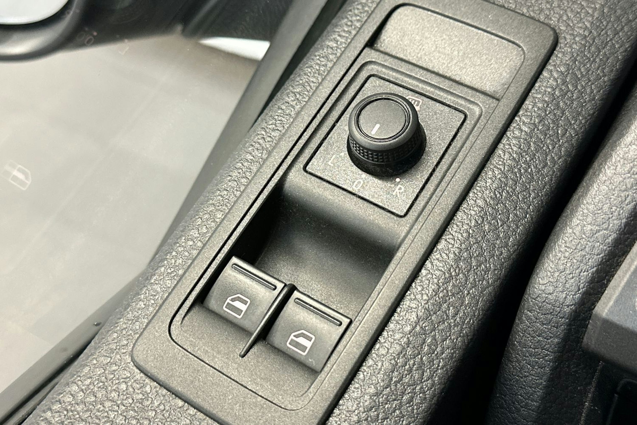 ruskea (beige) Volkswagen Transporter 2016 kuva 26.