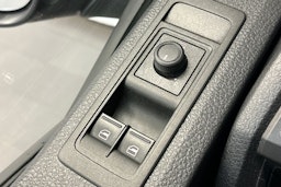 ruskea (beige) Volkswagen Transporter 2016 kuva 26.