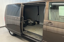 ruskea (beige) Volkswagen Transporter 2016 kuva 28.