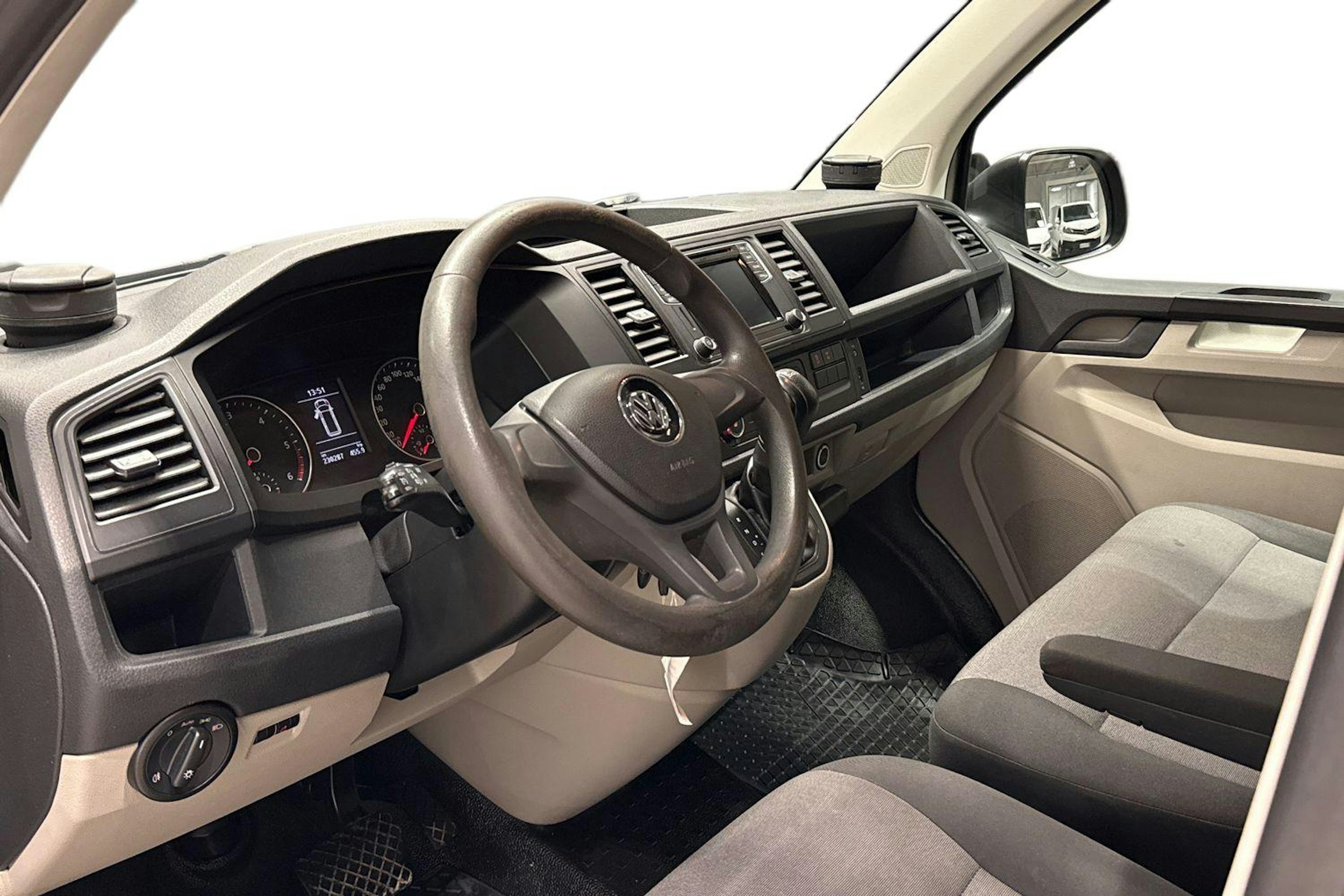 Ruskea (beige) Volkswagen TRANSPORTER 2016 kuva 6.