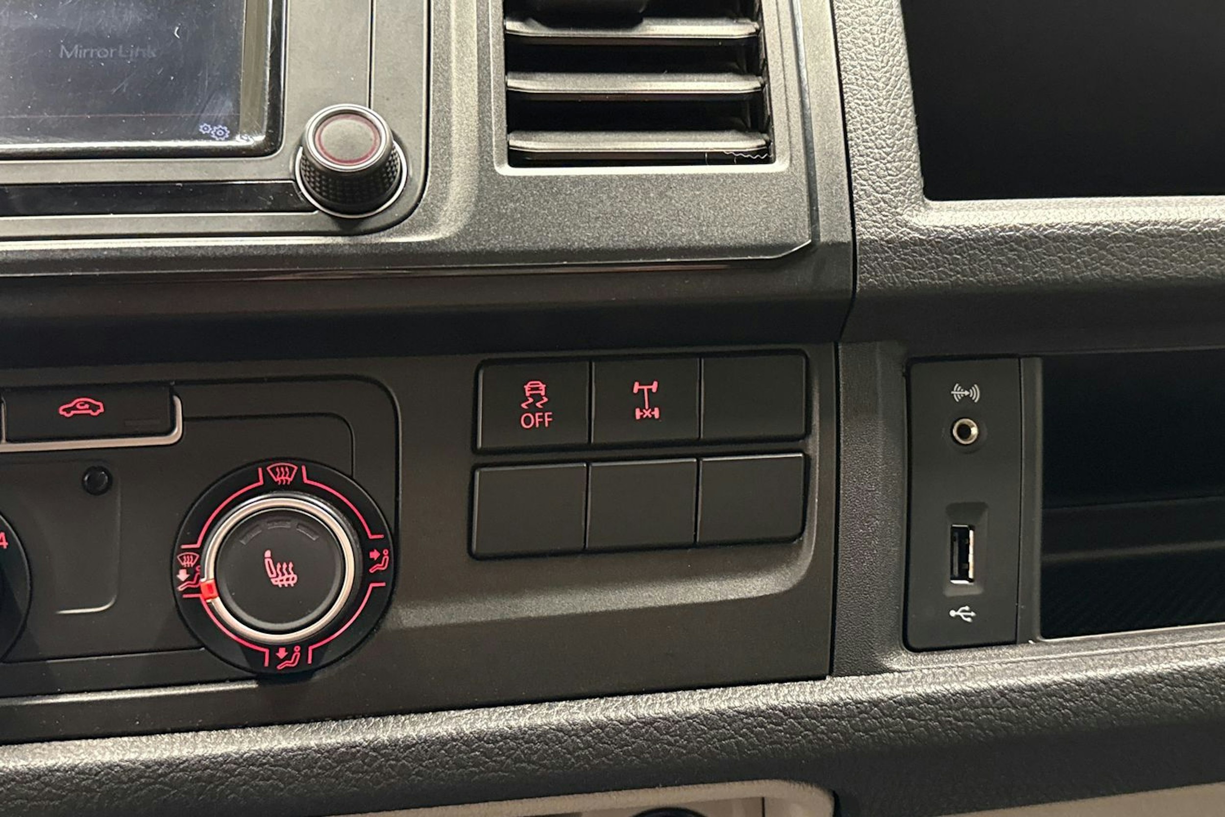 Ruskea (beige) Volkswagen TRANSPORTER 2016 kuva 16.