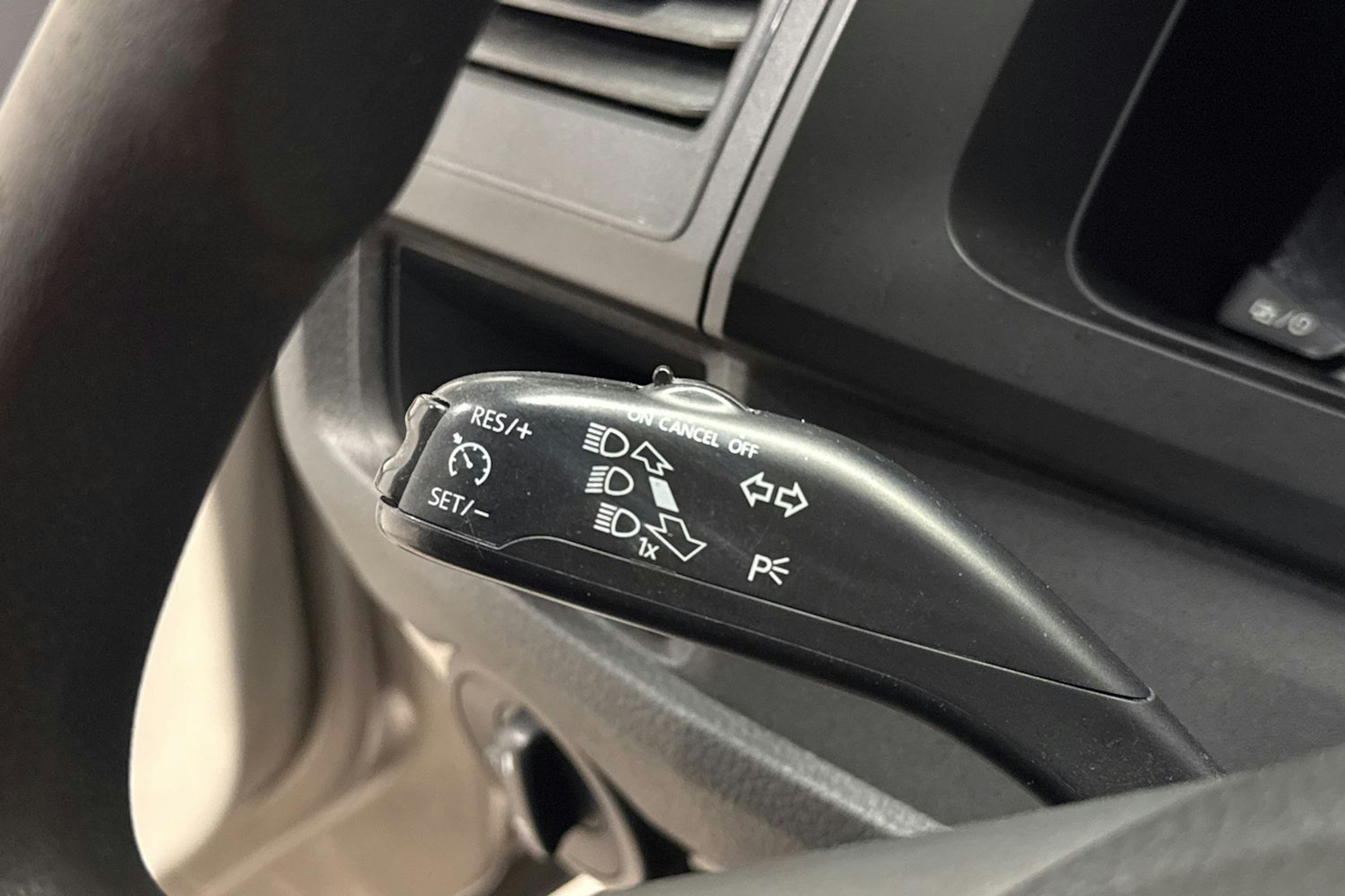 Ruskea (beige) Volkswagen TRANSPORTER 2016 kuva 18.