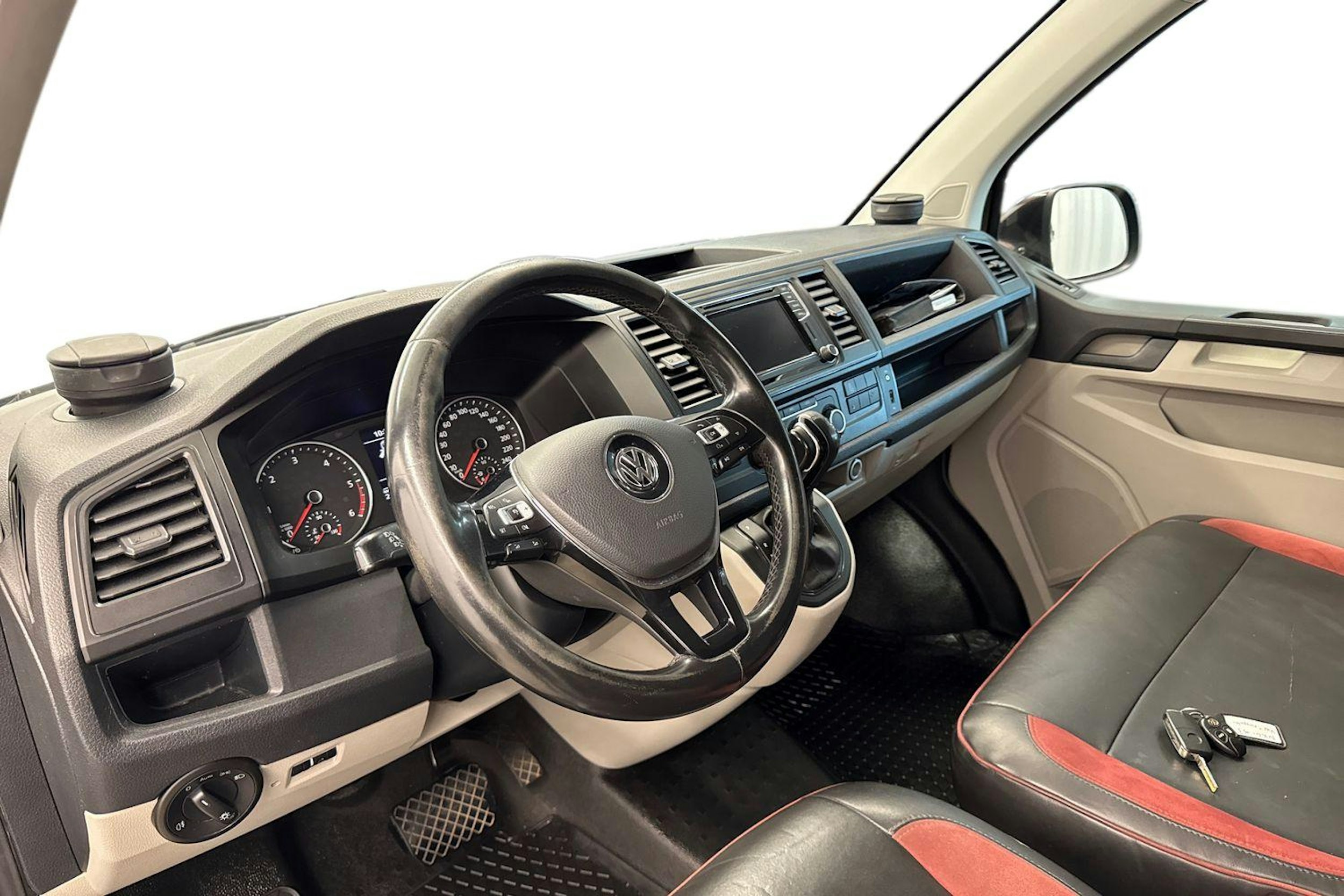 violetti Volkswagen Transporter 2016 kuva 7.