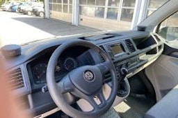 harmaa Volkswagen Transporter 2016 kuva 7.