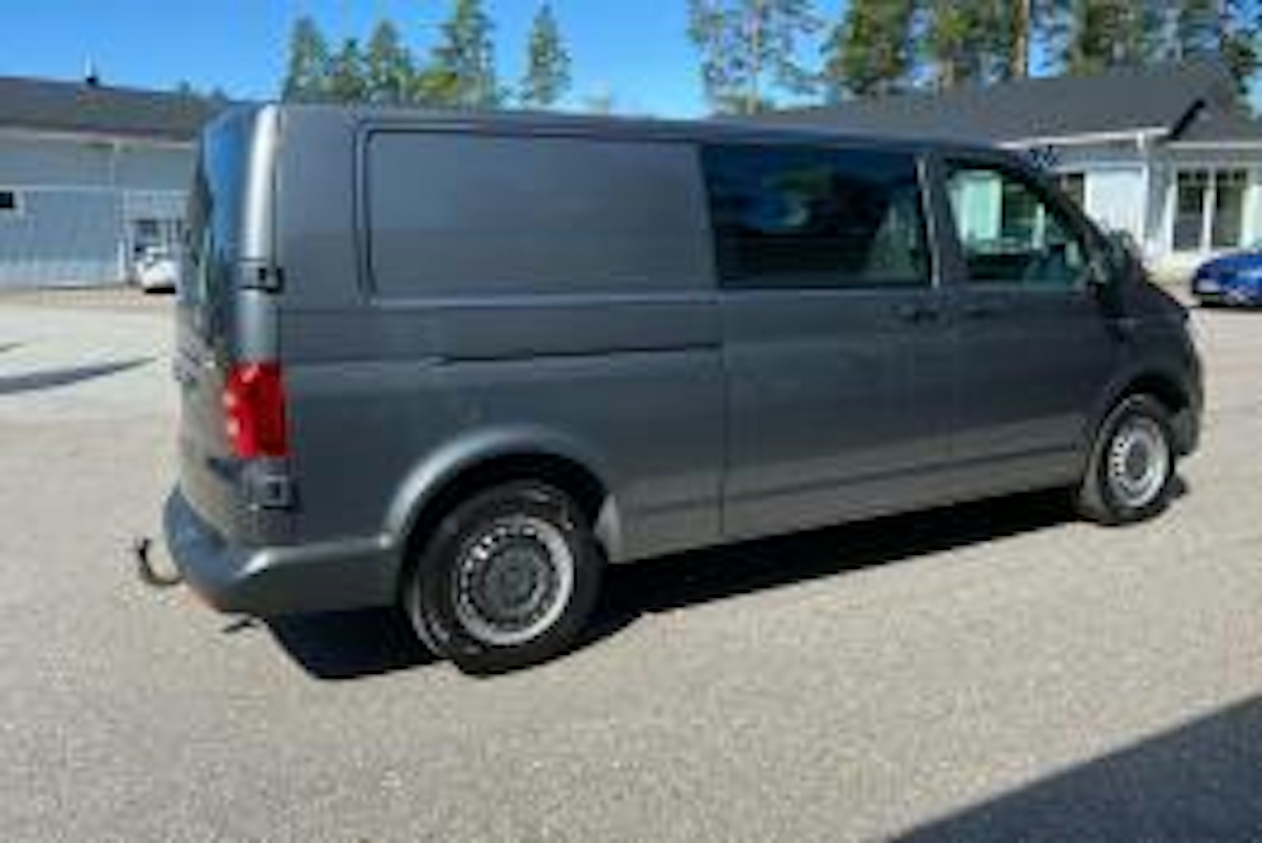 harmaa Volkswagen Transporter 2016 kuva 13.
