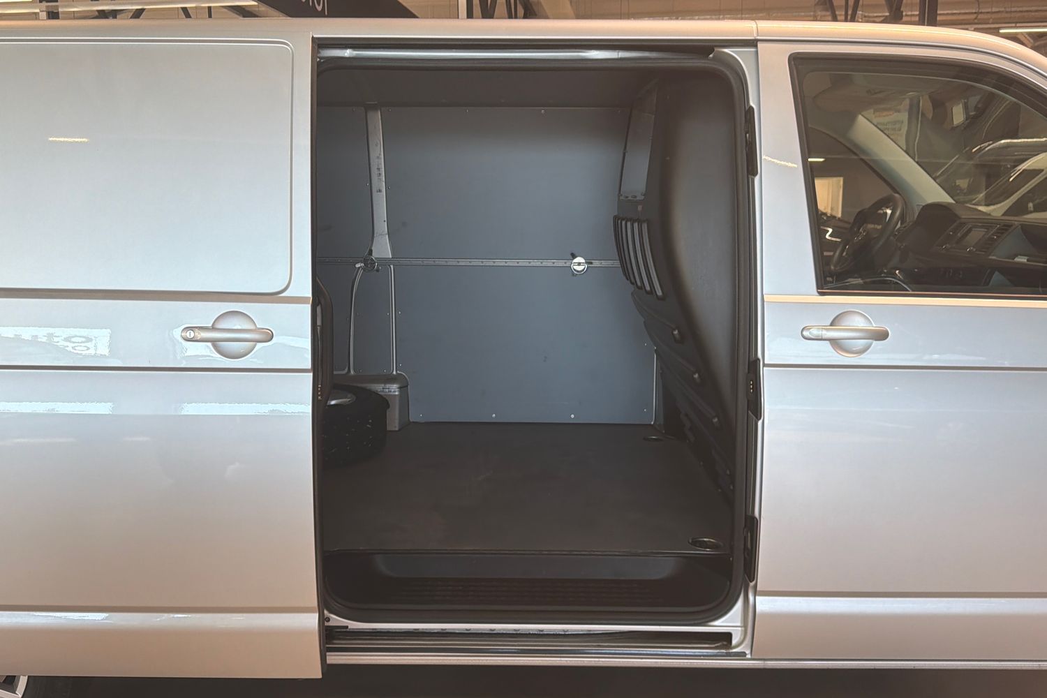 Volkswagen Transporter 2016, photo 4/6