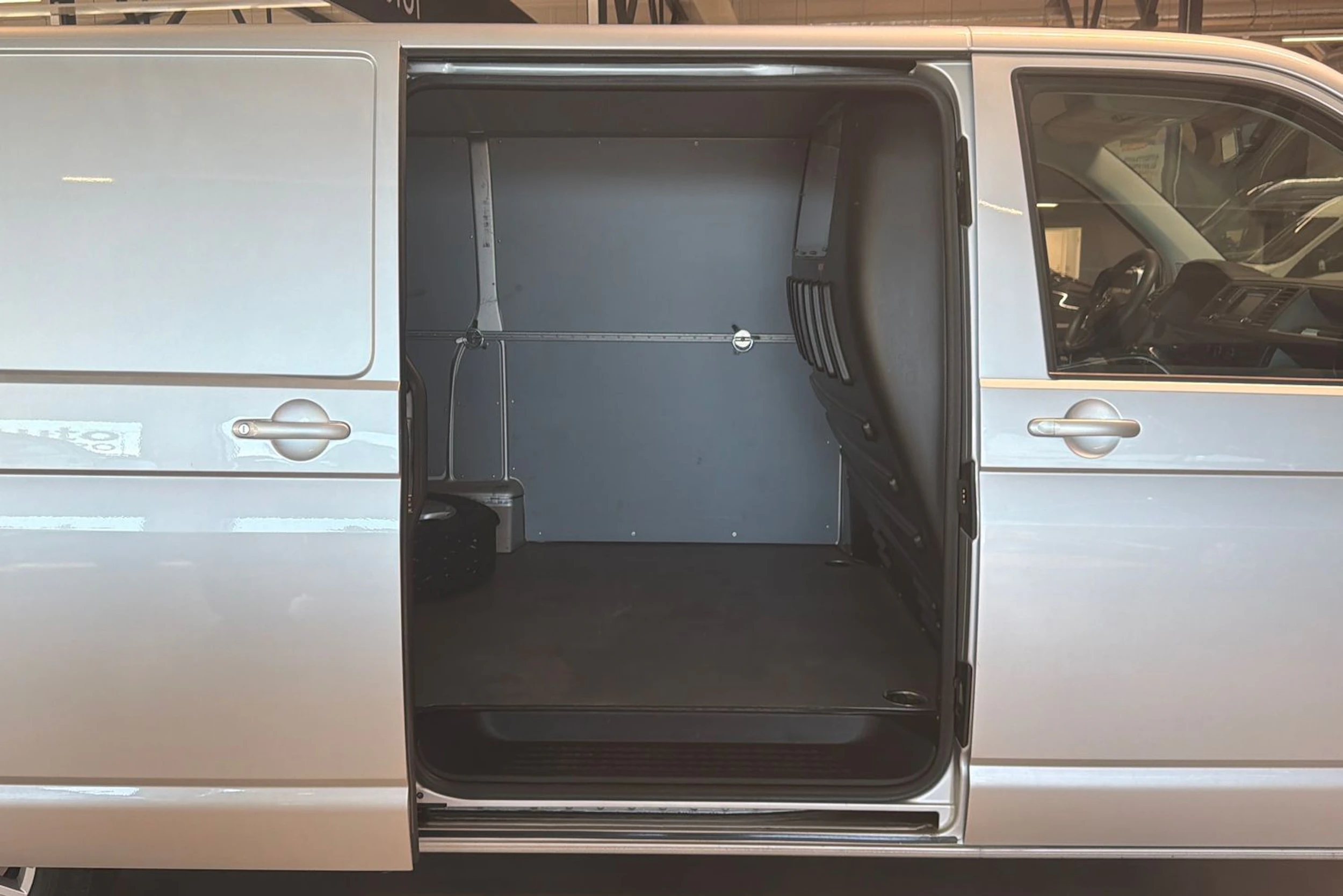 hopea Volkswagen Transporter 2016 kuva 4.