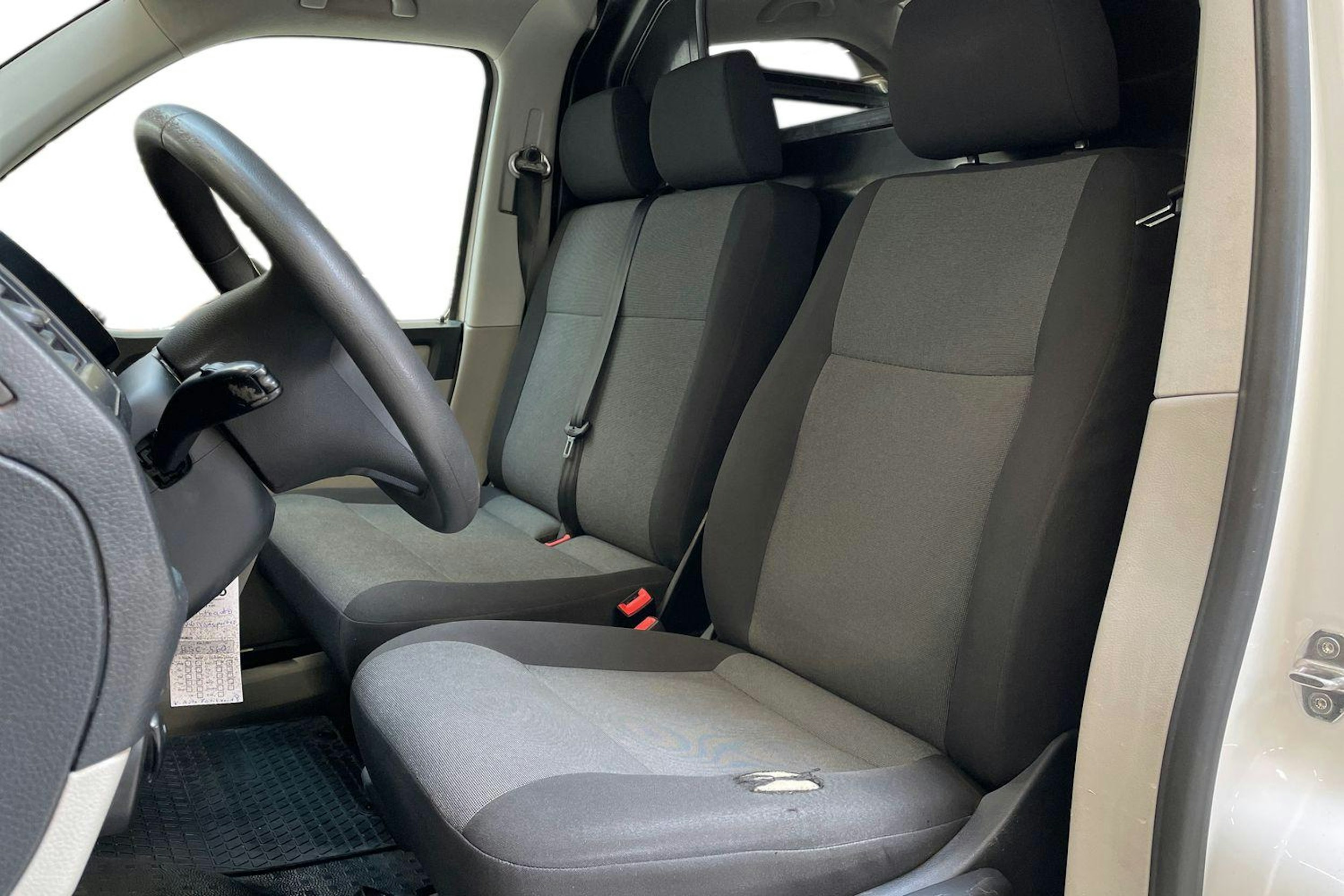 valkoinen Volkswagen Transporter 2016 kuva 9.