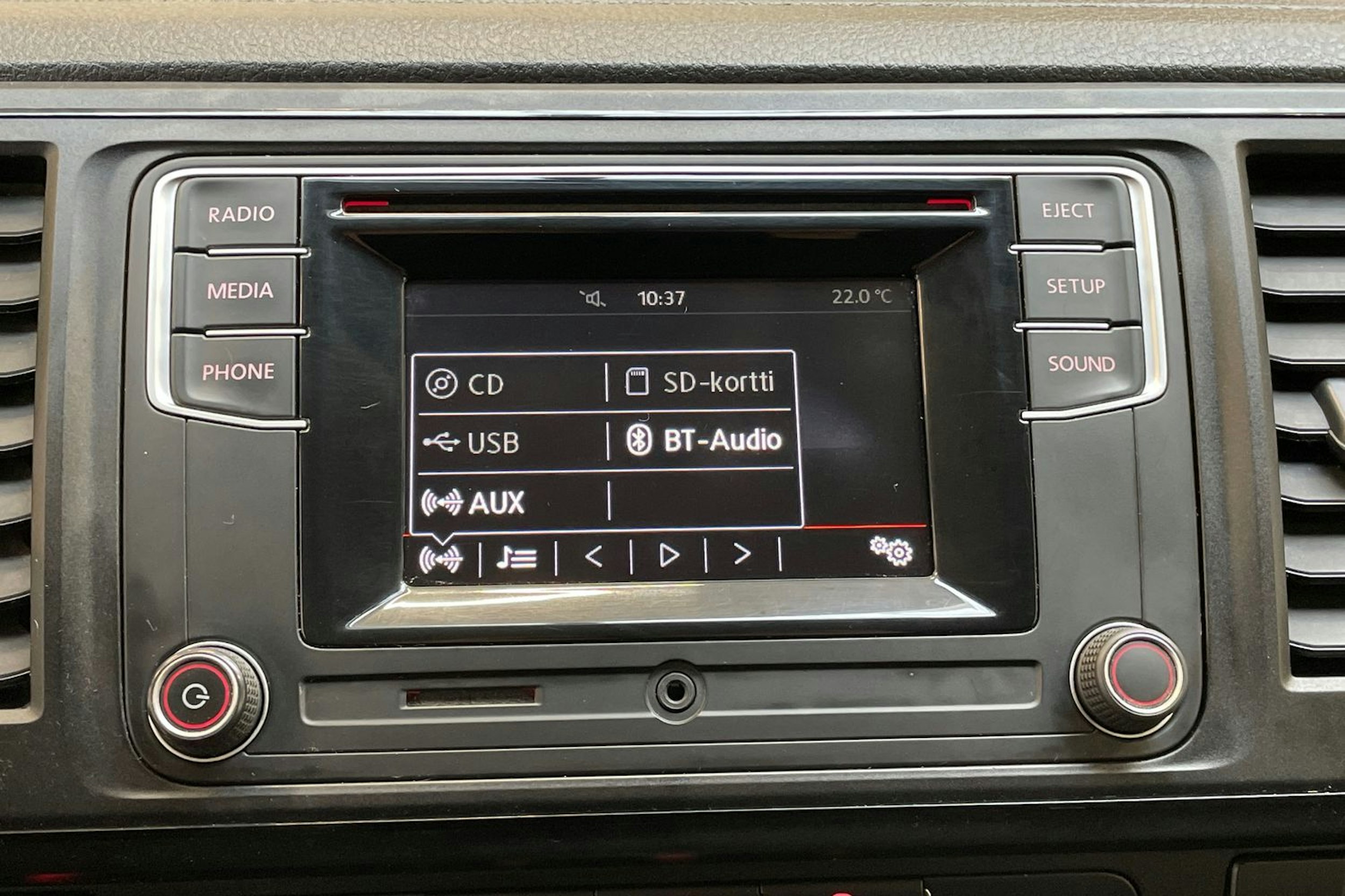 valkoinen Volkswagen Transporter 2016 kuva 19.