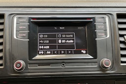 valkoinen Volkswagen Transporter 2016 kuva 19.