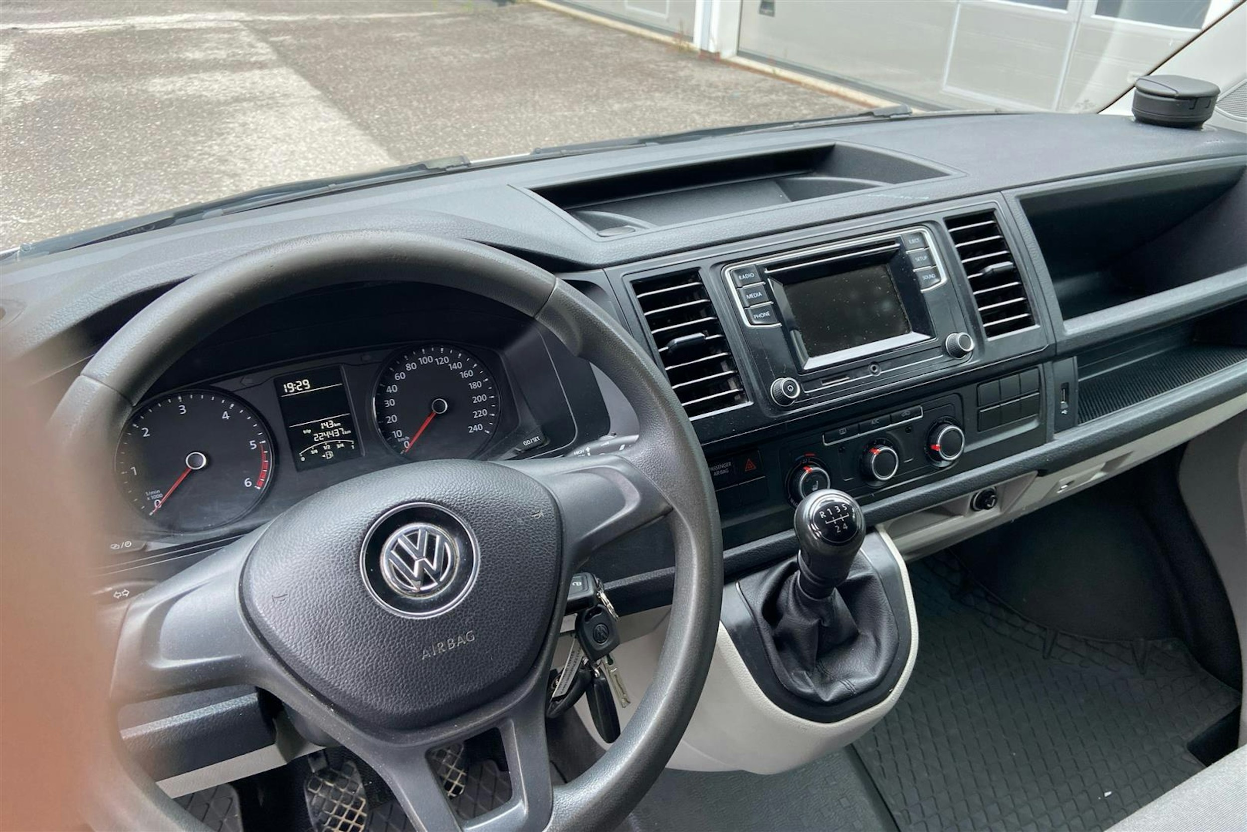 hopea Volkswagen Transporter 2016 kuva 9.