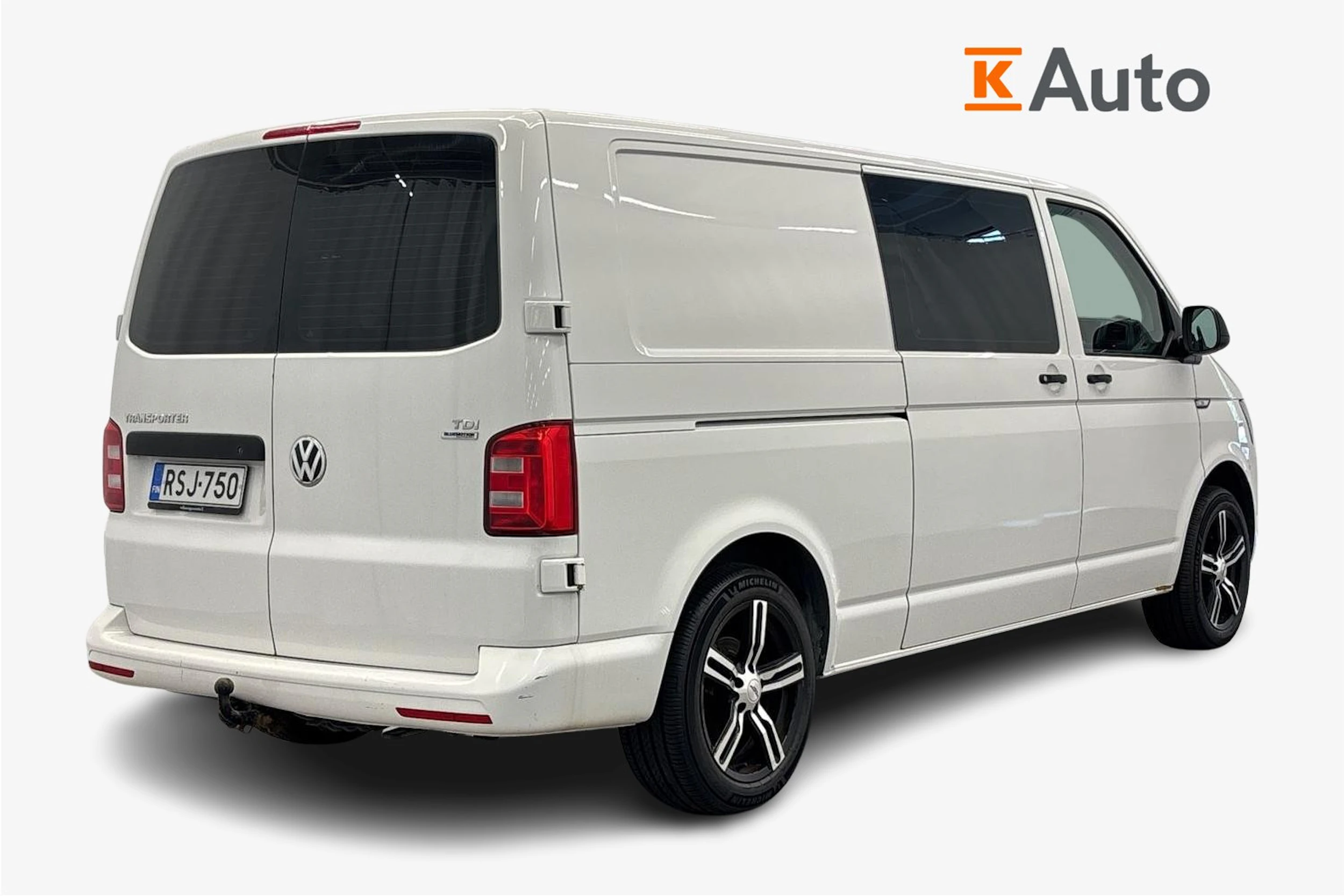 valkoinen Volkswagen Transporter 2016 kuva 2.