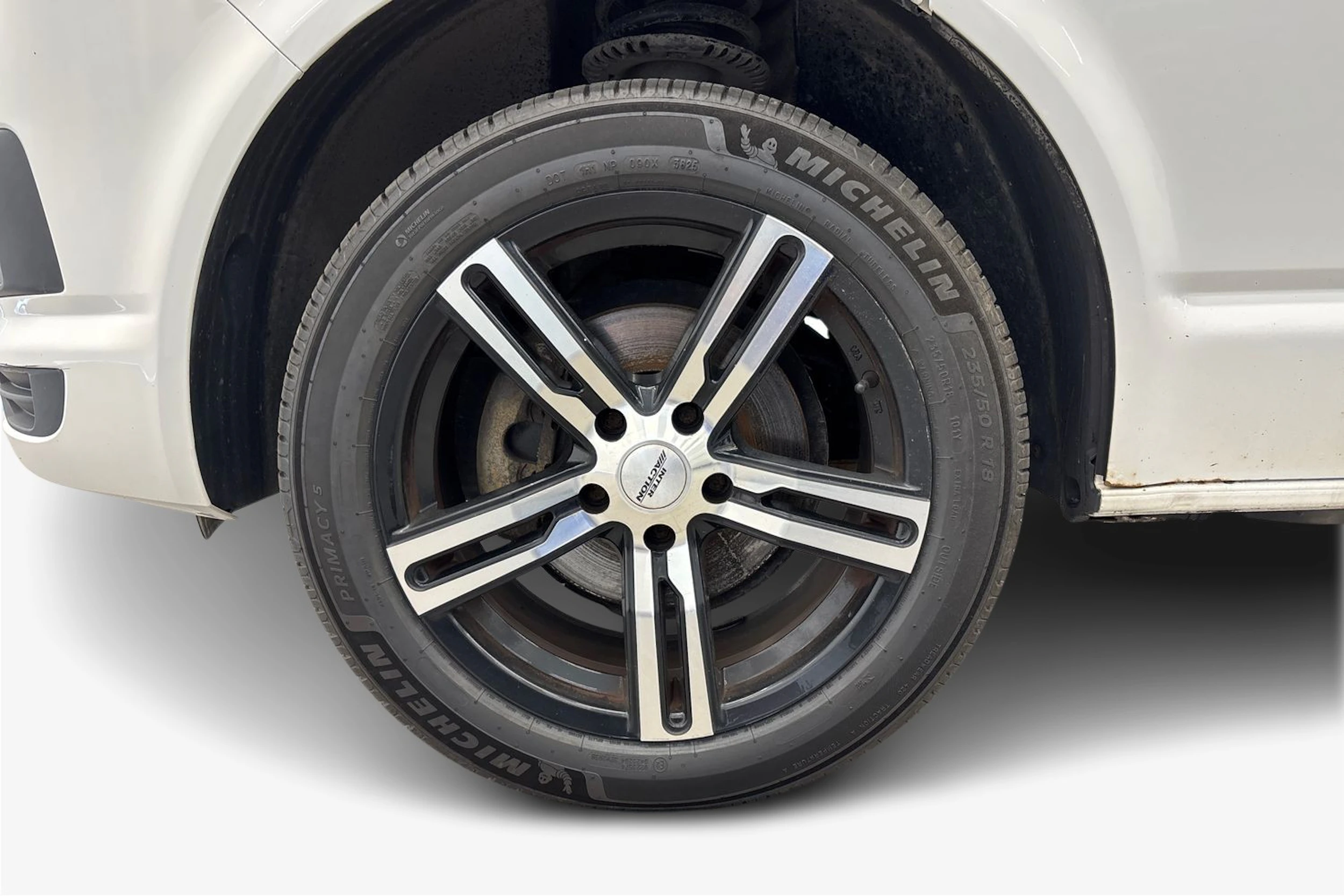 valkoinen Volkswagen Transporter 2016 kuva 9.