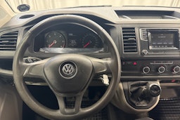 valkoinen Volkswagen Transporter 2016 kuva 10.