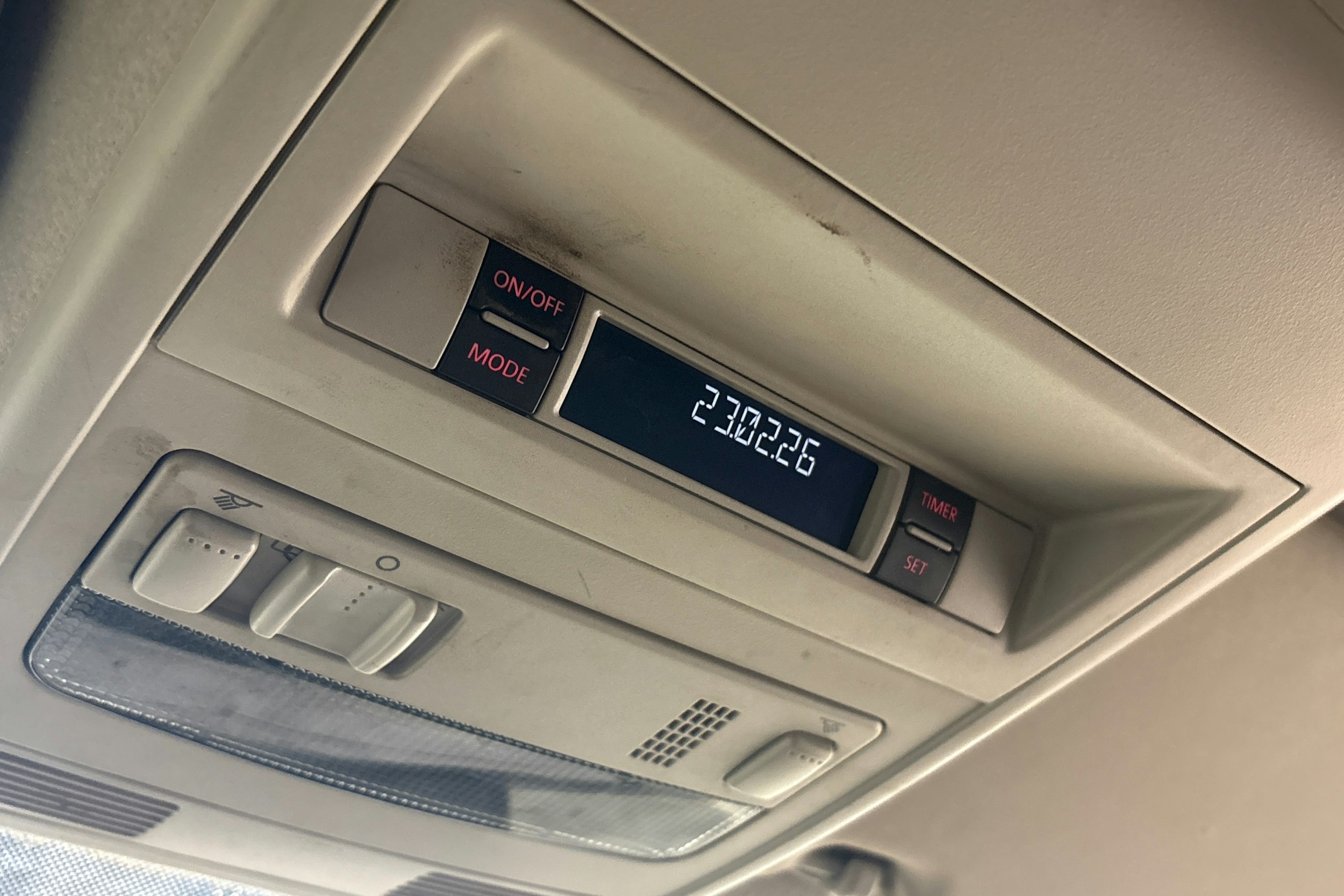 valkoinen Volkswagen Transporter 2016 kuva 15.