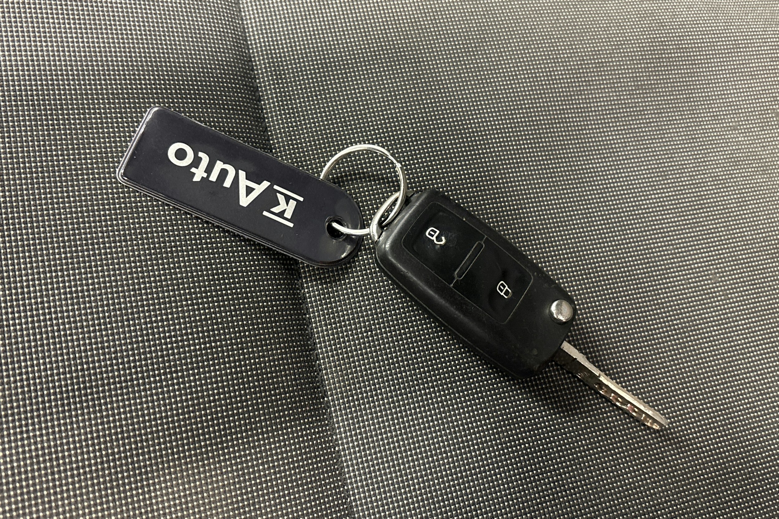 valkoinen Volkswagen Transporter 2016 kuva 20.