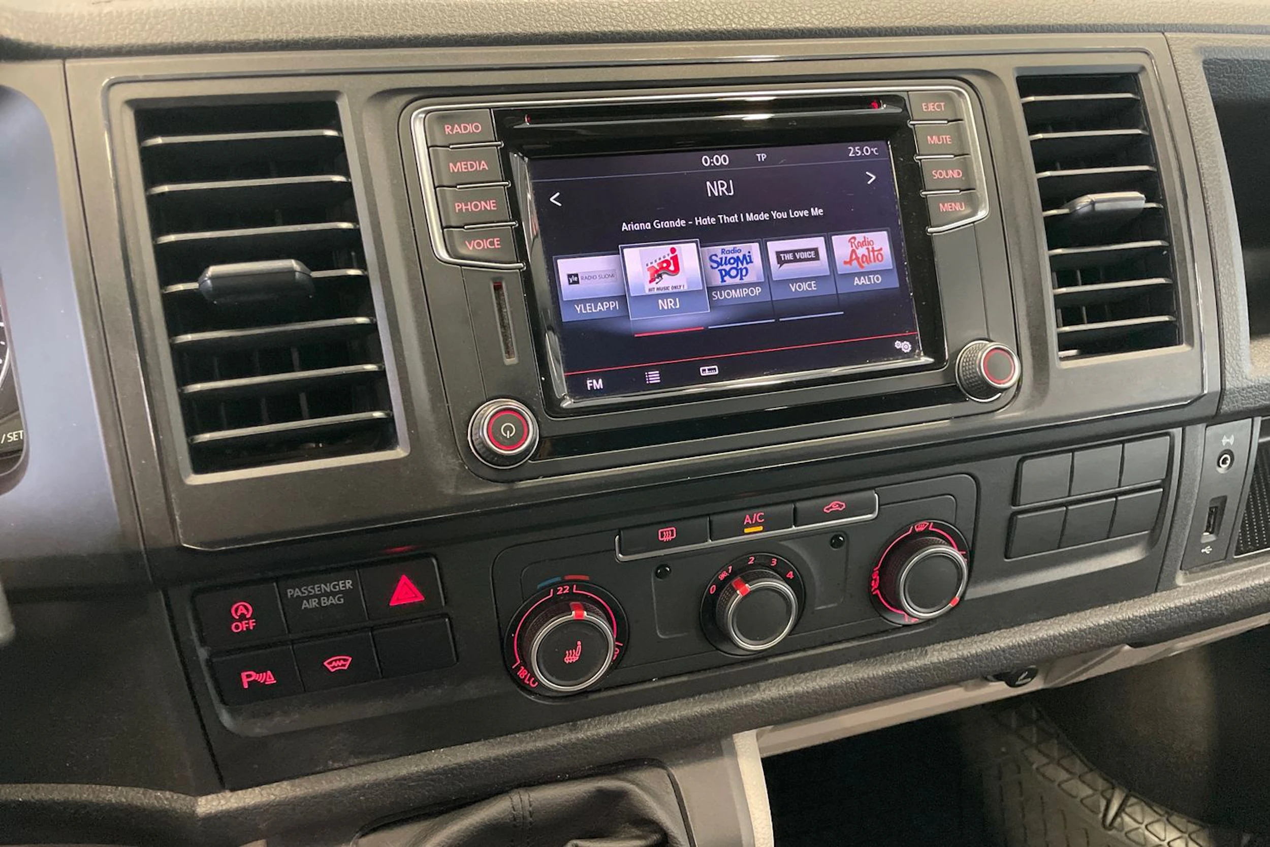 Sininen Volkswagen TRANSPORTER 2016 kuva 12.
