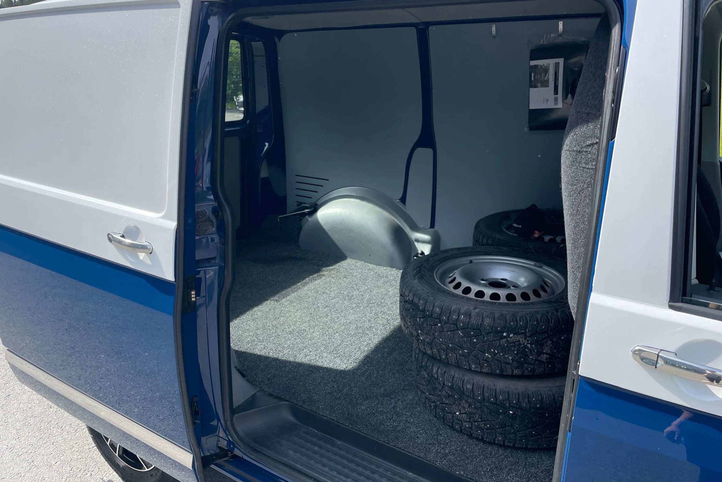 Sininen Volkswagen TRANSPORTER 2016 kuva 23.